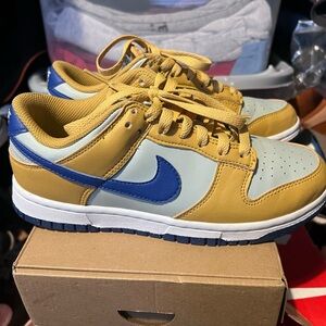 Nike Dunk Low Wheat Gold, Sea foam Green and Blue 6.5 Woman’s